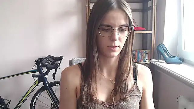 Snapshot of love_megi chatting on 06/18/26, 01:38 love megi online show from 06/18/26, 01:38
