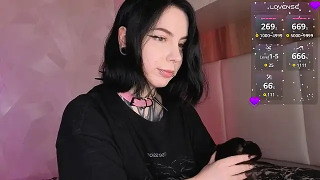 Snapshot of yourvodka chatting on 05/19/26, 11:39 yourvodka online show from 05/19/26, 11:39