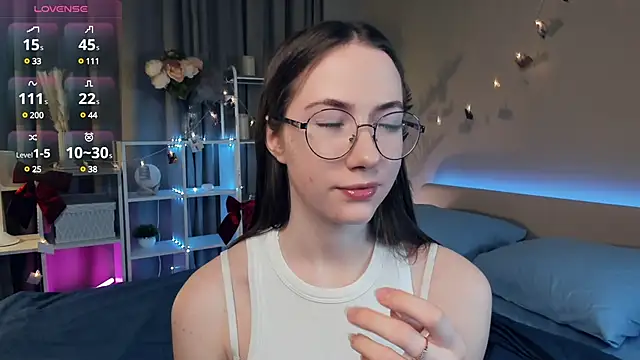 Snapshot of Kira_mindnes chatting on 03/16/25, 07:38 Kira mindnes online show from 03/16/25, 07:38