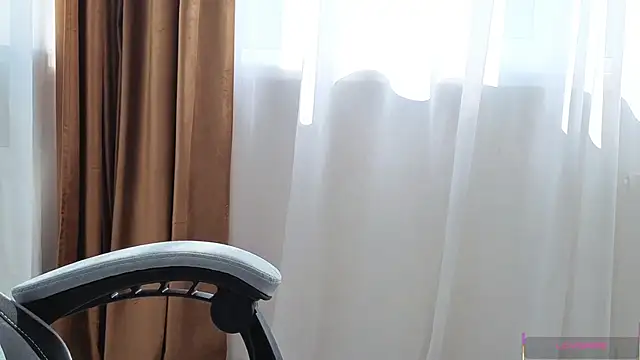 Kira mindnes online show from 06/05/26, 06:29