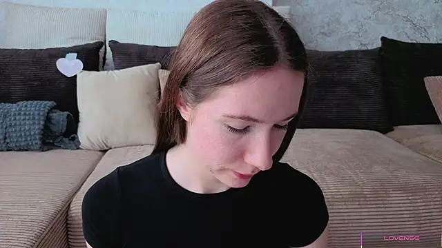 Kira mindnes online show from 05/18/26, 06:40