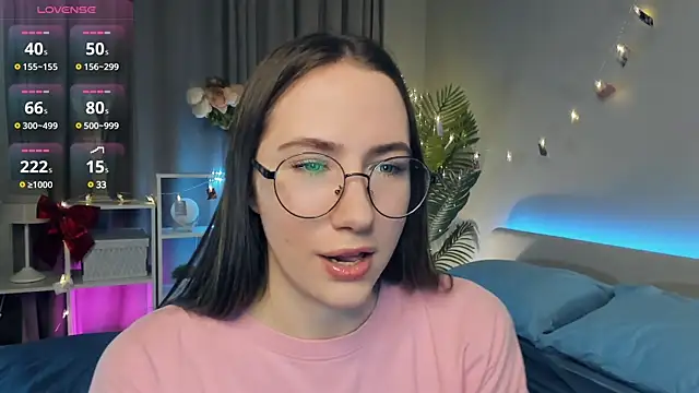 Snapshot of Kira_mindnes chatting on 03/12/25, 07:47 Kira mindnes online show from 03/12/25, 07:47