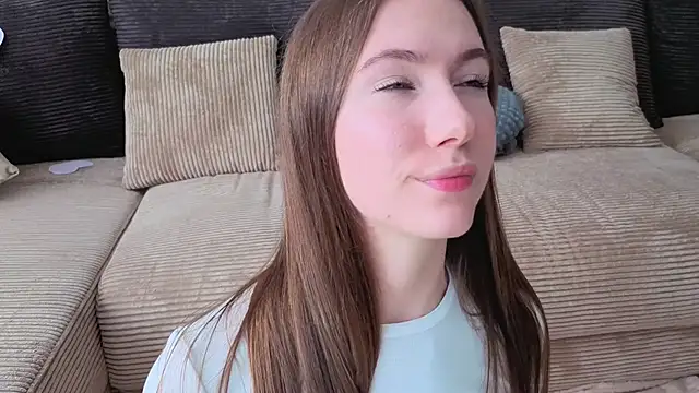Kira mindnes online show from 05/17/26, 06:35