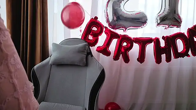 Kira mindnes online show from 06/18/26, 06:34