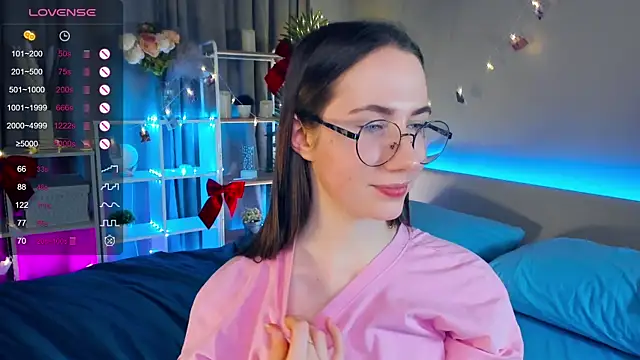 Snapshot of Kira_mindnes chatting on 03/21/25, 02:07 Kira mindnes online show from 03/21/25, 02:07