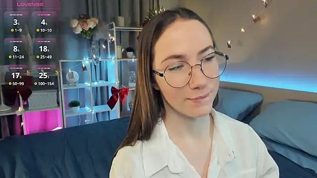 Snapshot of Kira_mindnes chatting on 03/13/25, 07:28 Kira mindnes online show from 03/13/25, 07:28