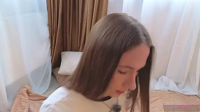 Kira mindnes online show from 03/08/26, 05:44