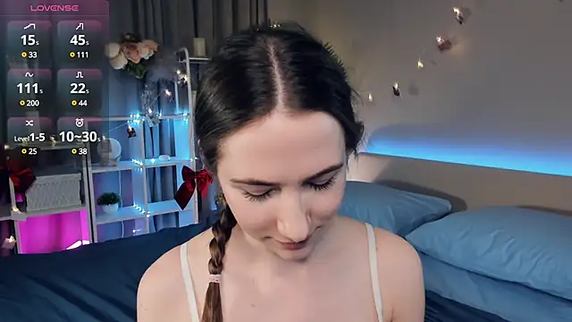 Snapshot of Kira_mindnes chatting on 03/17/25, 01:46 Kira mindnes online show from 03/17/25, 01:46