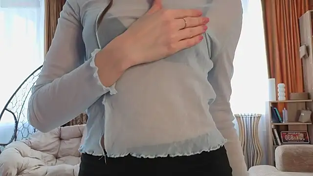 Snapshot of Kira_mindnes chatting on 10/18/25, 05:20 Kira mindnes online show from 10/18/25, 05:20