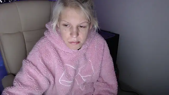 ElssaRush online show from 12/03/25, 08:03