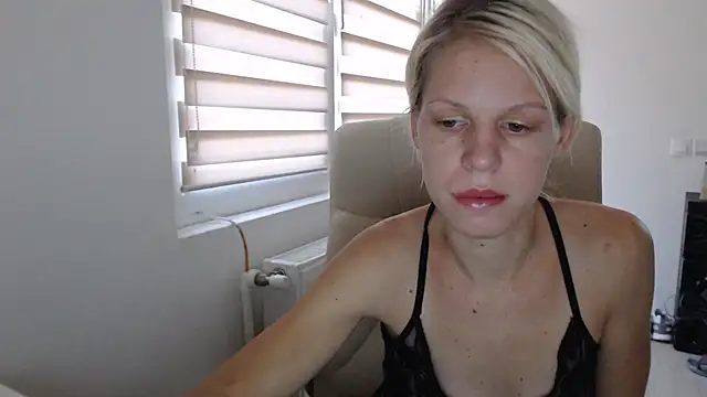 ElssaRush online show from 09/22/25, 05:24