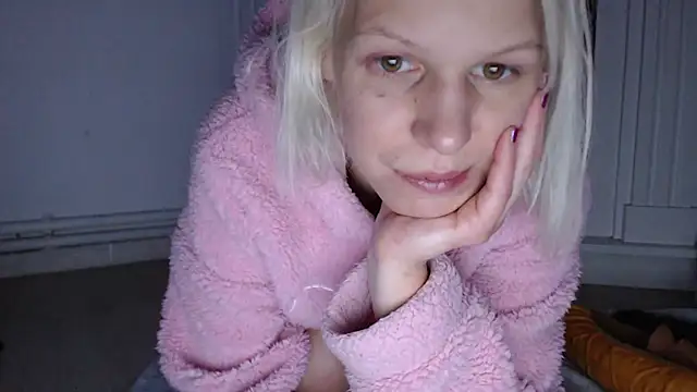 ElssaRush online show from 11/16/25, 05:01