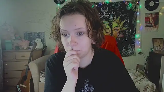 Snapshot of Lil_foxxx chatting on 09/23/25, 11:06 Lil foxxx online show from 09/23/25, 11:06