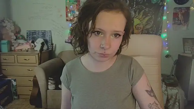 Snapshot of Lil_foxxx chatting on 10/01/25, 12:53 Lil foxxx online show from 10/01/25, 12:53