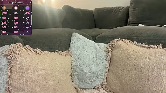 Snapshot of krystenxox chatting on 10/17/25, 11:12 krystenxox online show from 10/17/25, 11:12