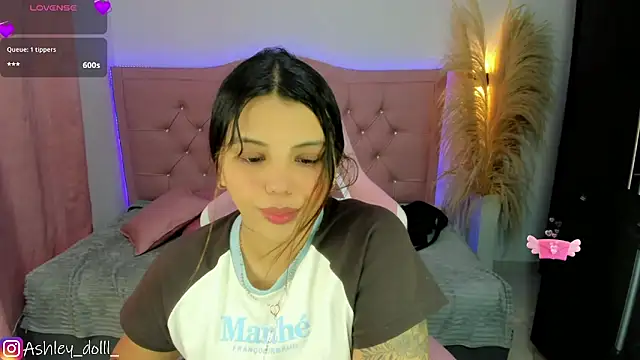 Snapshot of Ashley_dolll chatting on 06/10/26, 08:32 Ashley dolll online show from 06/10/26, 08:32