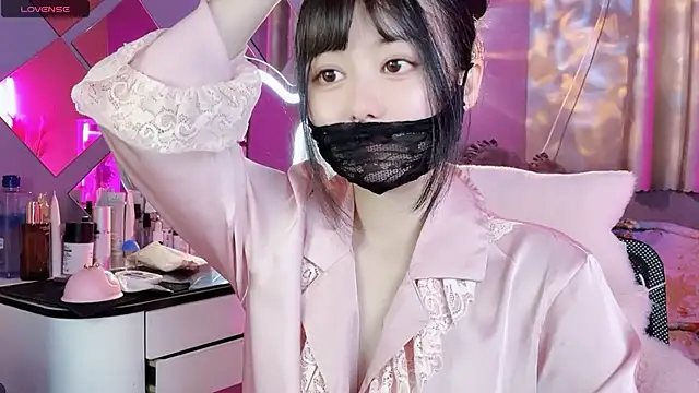 Snapshot of MI_KA22 chatting on 03/22/25, 06:22 MI KA22 online show from 03/22/25, 06:22