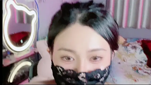 Snapshot of MI_KA22 chatting on 03/20/25, 12:22 MI KA22 online show from 03/20/25, 12:22