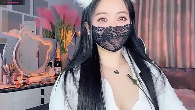 Snapshot of MI_KA22 chatting on 10/19/25, 06:16 MI KA22 online show from 10/19/25, 06:16