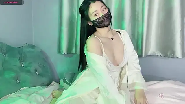 Snapshot of MI_KA22 chatting on 10/14/25, 03:56 MI KA22 online show from 10/14/25, 03:56