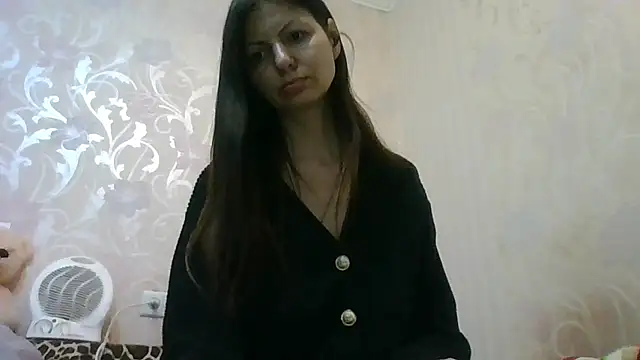 Snapshot of AliseWats chatting on 11/07/25, 08:02 AliseWats online show from 11/07/25, 08:02