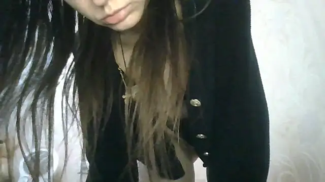 Snapshot of AliseWats chatting on 12/18/25, 08:56 AliseWats online show from 12/18/25, 08:56