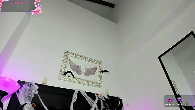 Lola Blondie online show from 10/10/25, 12:06