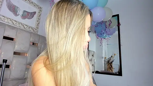 Lola Blondie online show from 05/26/26, 11:41
