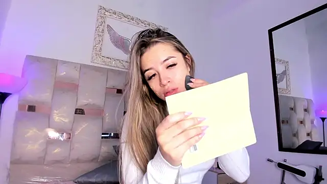 Lola Blondie online show from 12/05/25, 12:26