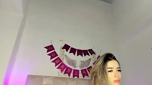 Lola Blondie online show from 12/16/25, 12:31