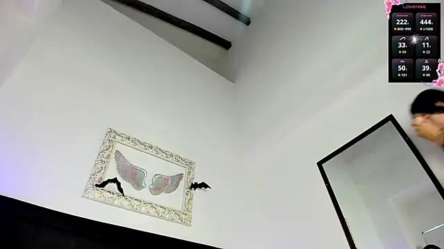 Lola Blondie online show from 10/15/25, 12:13