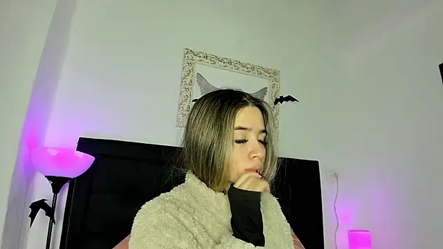 Lola Blondie online show from 11/04/25, 12:31