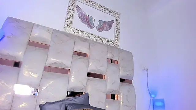 Lola Blondie online show from 11/26/25, 12:27