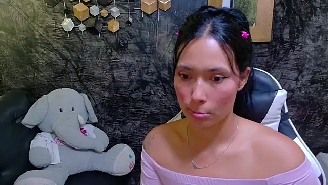  LiilyWong online show from 07/26/26, 04:08