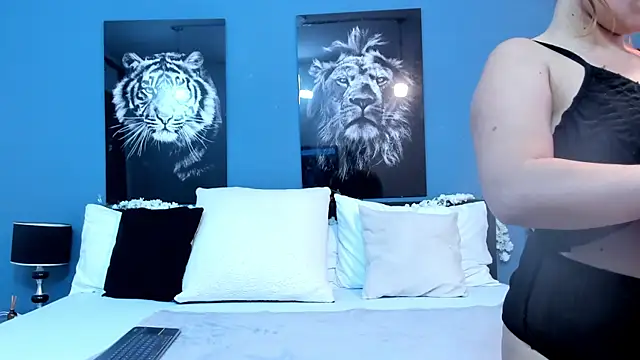 SophiaQueens online show from 11/20/25, 07:58