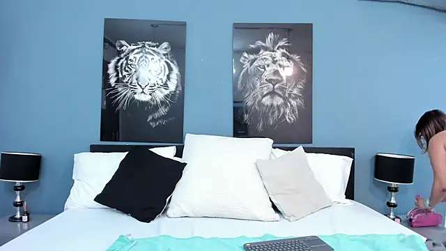 SophiaQueens online show from 12/22/25, 08:31