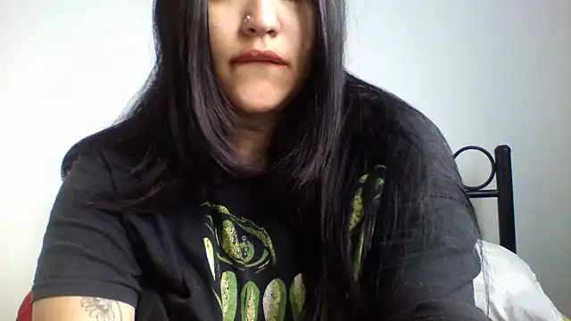 Snapshot of Harris_Annie chatting on 10/10/25, 05:14 Harris Annie online show from 10/10/25, 05:14