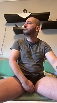 Snapshot of Norbesz34 chatting on 03/07/25, 08:13 Norbesz34 online show from 03/07/25, 08:13