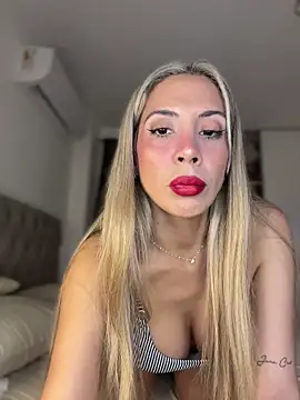 Snapshot of CarinaRose chatting on 06/10/26, 10:11 CarinaRose online show from 06/10/26, 10:11