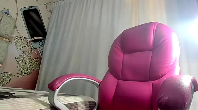 Snapshot of ANA-BULLOCK- chatting on 03/12/25, 06:00 ANA-BULLOCK- online show from 03/12/25, 06:00