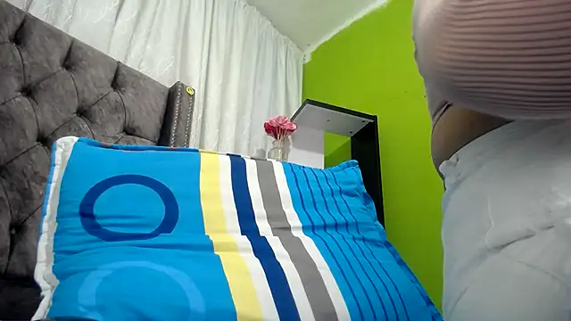 Snapshot of ANA-BULLOCK- chatting on 10/01/25, 12:09 ANA-BULLOCK- online show from 10/01/25, 12:09