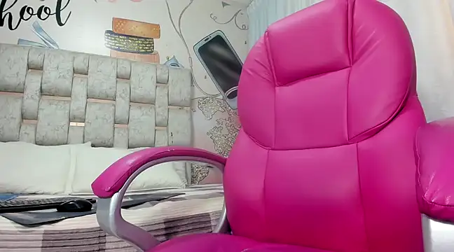 Snapshot of ANA-BULLOCK- chatting on 03/13/25, 06:23 ANA-BULLOCK- online show from 03/13/25, 06:23