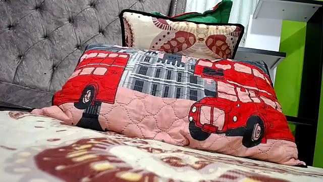 Snapshot of ANA-BULLOCK- chatting on 11/28/25, 12:05 ANA-BULLOCK- online show from 11/28/25, 12:05