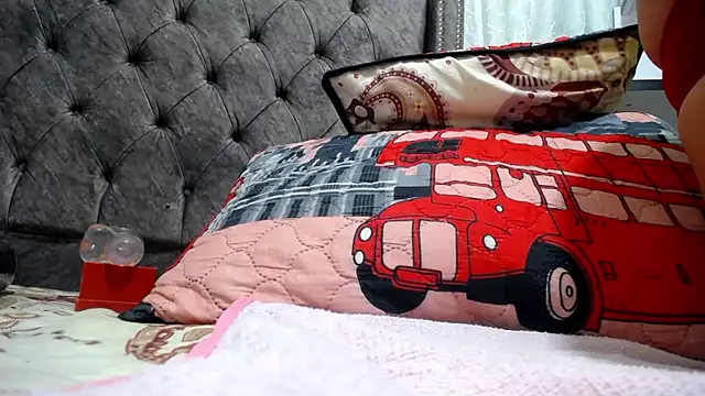 Snapshot of ANA-BULLOCK- chatting on 11/26/25, 12:16 ANA-BULLOCK- online show from 11/26/25, 12:16