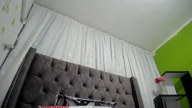 Snapshot of ANA-BULLOCK- chatting on 09/11/25, 12:16 ANA-BULLOCK- online show from 09/11/25, 12:16