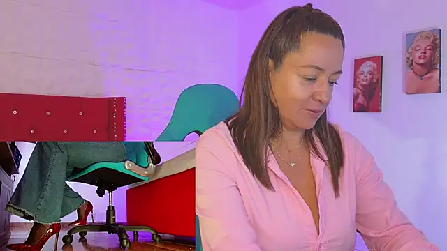 weet Evans    online show from 10/03/25, 04:25