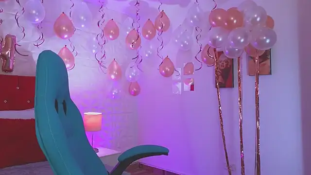 weet Evans    online show from 11/14/25, 04:16