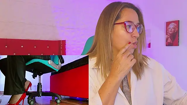 weet Evans    online show from 10/19/25, 03:09