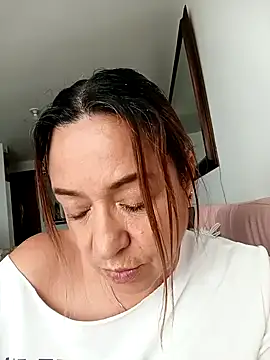 weet Evans    online show from 02/06/26, 04:36