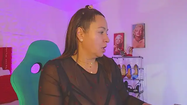 weet Evans    online show from 10/04/25, 04:47